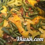 Шаг 8 (Кулинарный рецепт с фото - Стручковая фасоль с опятами и печеным перцем)