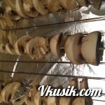 Шаг 2 (Кулинарный рецепт с фото - Шашлычки из шампиньонов, яблок и чернослива)