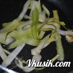 Шаг 4 (Кулинарный рецепт с фото - Паста с креветками и кабачками)